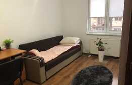 Apartament de 3 camere, decomandat, în zona 7 Noiembrie!