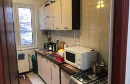 Apartament de 3 camere, decomandat, în zona 7 Noiembrie!
