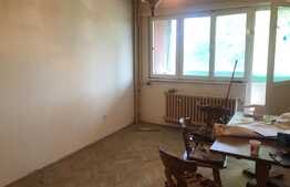 Apartament de 3 camere, etaj intermediar, 63 mp, decomandat, zona Dâmbu!