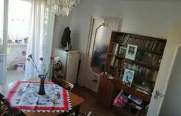 Apartament de 3 camere, 51 mp, semidecomandat, zona Dambu