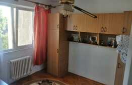 Apartament de 3 camere, 51 mp, semidecomandat, zona Dambu