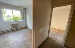 Apartament 3 camere, decomandat, 63 mp, cartierul Dambu