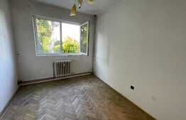 Apartament 3 camere, decomandat, 63 mp, cartierul Dambu