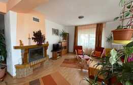 Casa cu 240 mp 6 camere cu teren 11 ari în Corunca