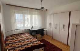 Apartament 4 camere, etaj intermediar, 110 mp, zona Centrala