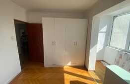 Apartament decomandat de 3 camere, de 68 mp, in cartier Unirii