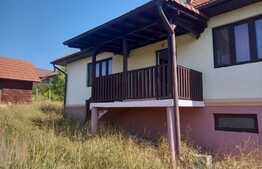 Casa de 200mp utili, 1900 mp teren, terasa, in Reghin