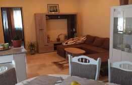 Casa 80 mp, teren 800 mp, terasa, garaj,  in localitatea  Roteni 