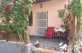 Casa cu 3 camere, 157 mp, teren 742 mp, zona Centrala