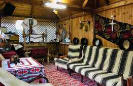 Casa cu 3 camere, 100 mp, teren 1380 mp, zona Ungheni