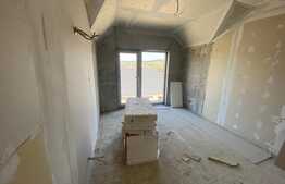  2 case, 138 mp, cu curte individuala de 500mp, in Livezeni 