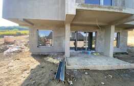  2 case, 138 mp, cu curte individuala de 500mp, in Livezeni 