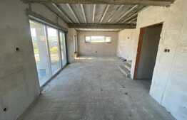  2 case, 138 mp, cu curte individuala de 500mp, in Livezeni 