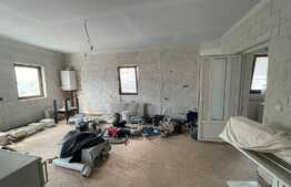 Casa de 253 mp, teren 500 mp, parcare, zona Centrala