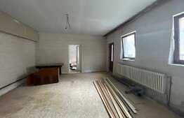 Casa de 253 mp, teren 500 mp, parcare, zona Centrala