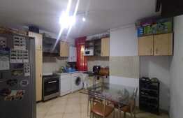 Apartament de 3 camere, 54 mp, decomandat, în Dâmbu Pietros