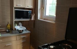 Casa cu 6 camere, 110 mp, teren 400 mp, zona Dambu Pietros