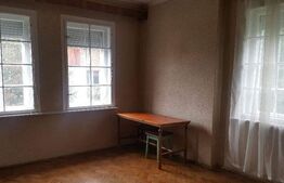 Casa cu 2 camere, 100 mp, teren 185 mp, zona Centrala