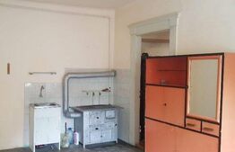 Casa cu 2 camere, 100 mp, teren 185 mp, zona Centrala