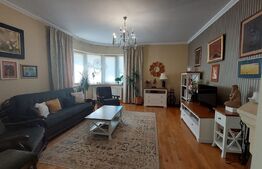 Casa superba ,situată in zona centrala,  3 camere 157 mp  utili si 863 mp suprafata teren 