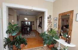 Casa superba ,situată in zona centrala,  3 camere 157 mp  utili si 863 mp suprafata teren 