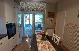 Casa superba ,situată in zona centrala,  3 camere 157 mp  utili si 863 mp suprafata teren 