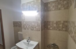 Apartament de 3 camere, 80 mp, etaj intermediar, zona Poli 2