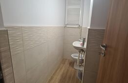 Apartament de 3 camere, 80 mp, etaj intermediar, zona Poli 2