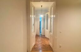 Apartament de 2 camere, 60 mp, decomandat, zona Centrala