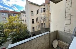 Apartament 2 camere, 54 mp, etaj intermediar, în centrul orașului
