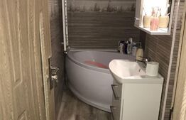 Apartament cu 3 camere, etaj intermediar, zona SOARELUI