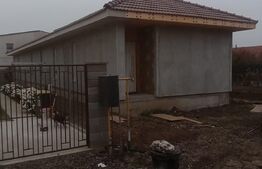 Casă cu suprafaţă utilă de 170 mp şi teren de 600 mp în vatra satului Săcălaz
