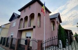 Pensiune de 4 apartamente, 300 mp, exterior Nord 