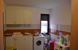 Locatie pretabila pentru o clinica sau gradinita. 