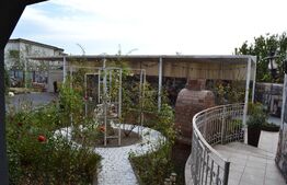 Locatie pretabila pentru o clinica sau gradinita. 