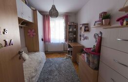 Apartament mobilat, 4 camere, in Dacia, 70 mp