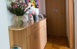 Apartament mobilat, 4 camere, in Dacia, 70 mp