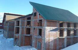 Pensiune la rosu, 2500 mp utili, teren 1.000 mp, Muntele Mic!