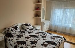Apartament cu 3 camere, 78 mp, decomandat, zona Lipovei.