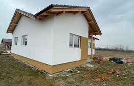 Casă individuală cu 4 camere și teren generos în Moșnița Nouă