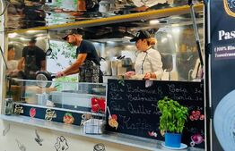 Afacere la cheie, Food-Truck cu paste in roata de parmezan