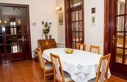Apartament cu 3 camere, 2 bai, terasa, cladire istorica