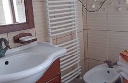 Casa de inchiriat+ anexa, 180 mp, zona Lipovei