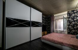 Casa cu 3 apartamante+spatiu comercial, 320mp utili, 691mp teren, Sagului