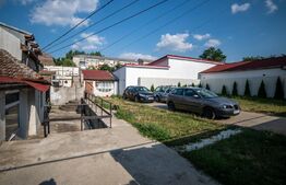 Casa cu 3 apartamante+spatiu comercial, 320mp utili, 691mp teren, Sagului