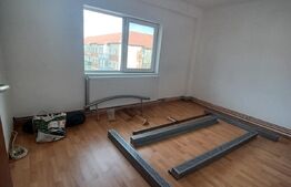 Apartament cu 3 camere, 65 mp, zona Aradului