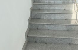 Cladire de birouri/Motel 911 mp, 3211 mp teren, Cornesti!