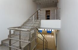 Cladire de birouri/Motel 911 mp, 3211 mp teren, Cornesti!