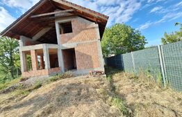 Casa la rosu, 1007 mp teren, 180 mp construiti,  zona Ghiroda