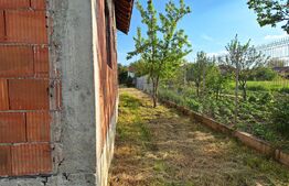 Casa la rosu, 1007 mp teren, 180 mp construiti,  zona Ghiroda